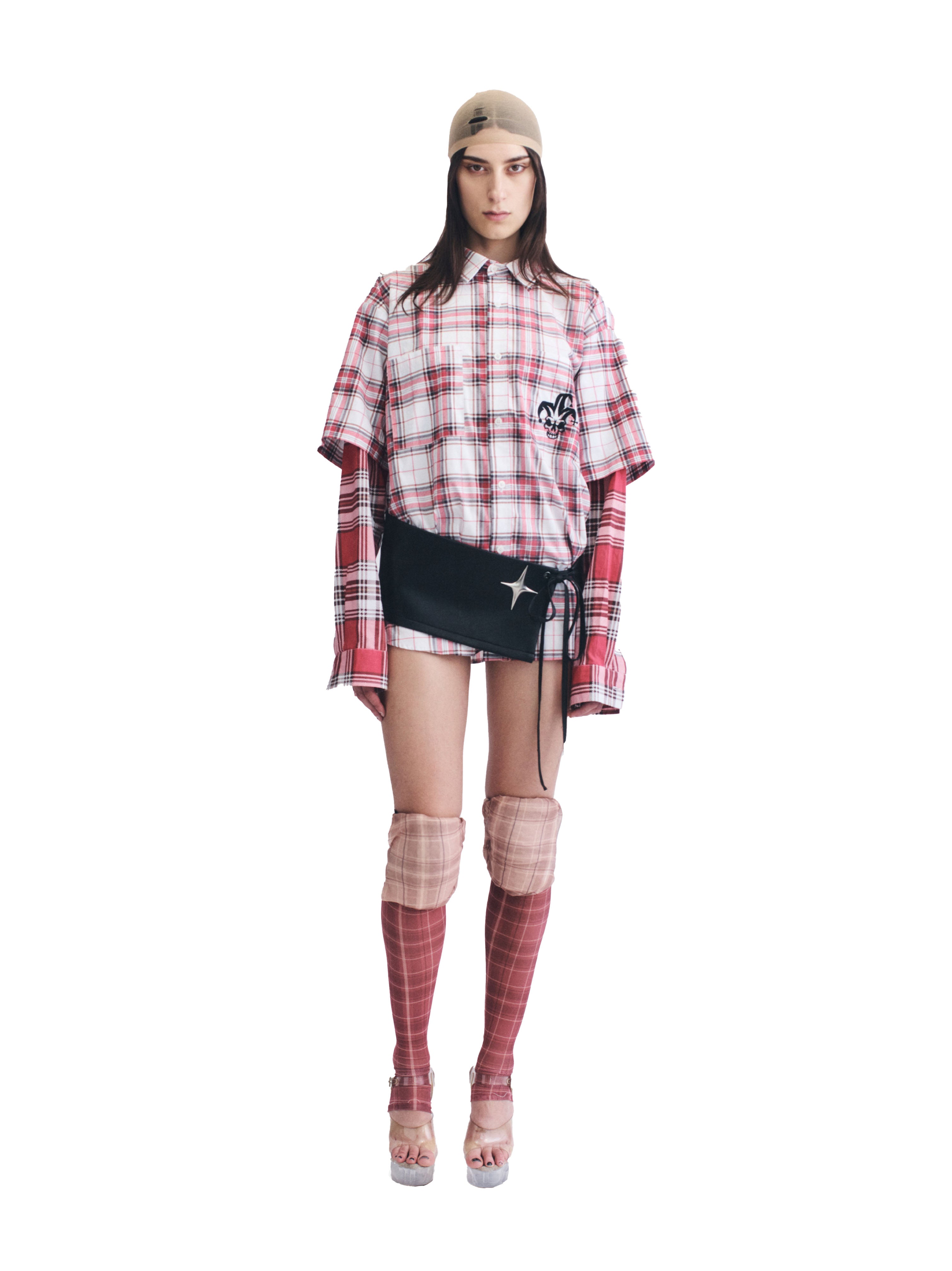 Jennie着用　RAGA MALAK V neck top Jennie着用RAGA MALAK V neck top